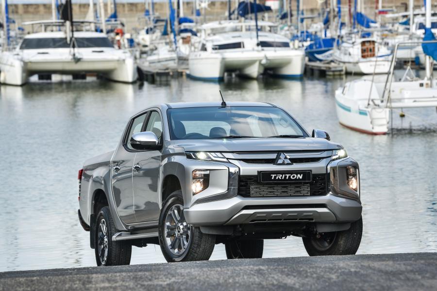  Mitsubishi Triton Double Cab 2019 года  (ZA) (фото 17 из 40)
